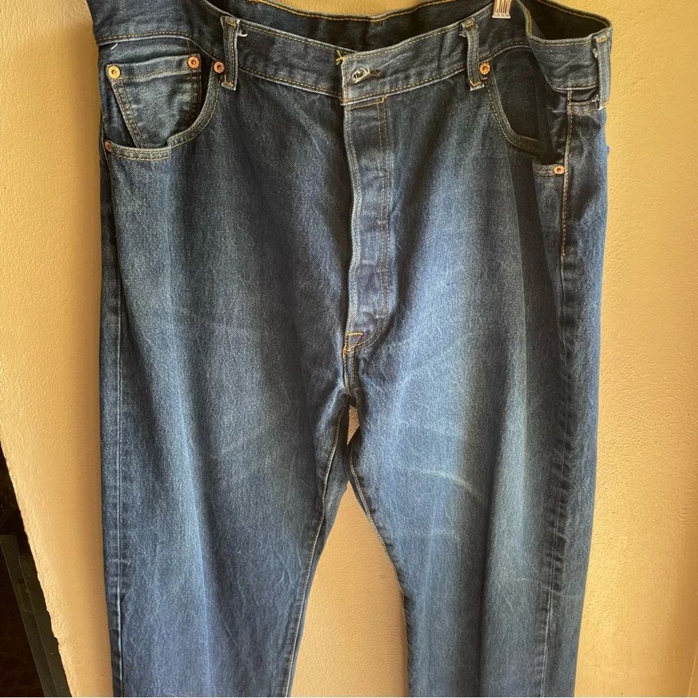 Levi's 501 Button Closure Straight Leg Work Jeans. 100% Cotton. Size W44x L30